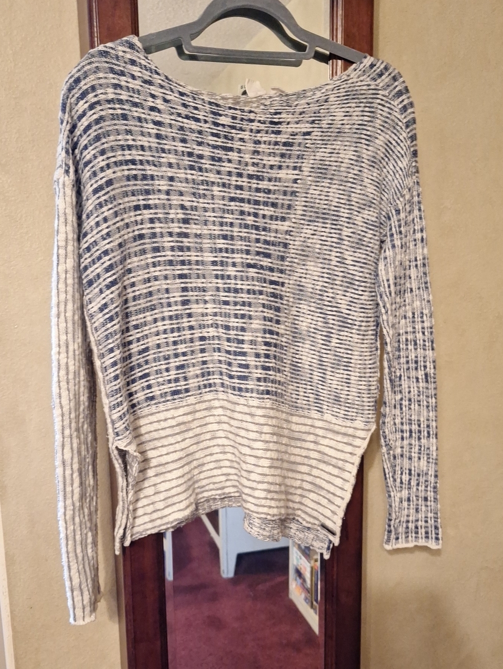 Roxy Lightweight Cream and Navy Striped Women's Sweater. Sz. Small